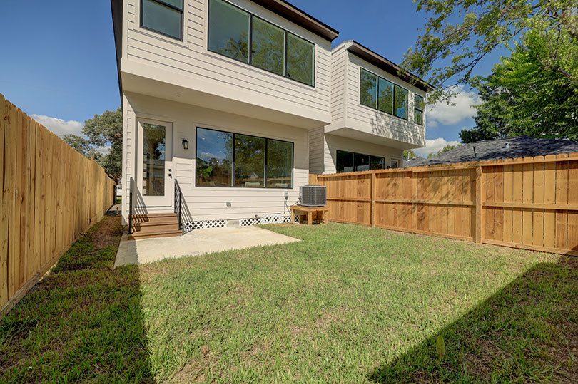 Amundsen 126 — Two Townhouses — project photo